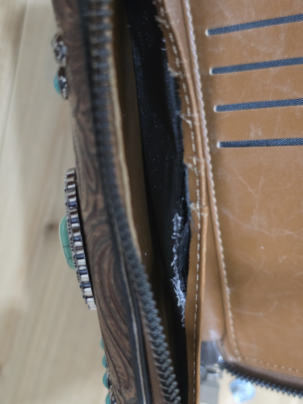 Sam & Hadley Western Tooled Faux Leather Crossbody Wallet Bag - Picture 11 of 16
